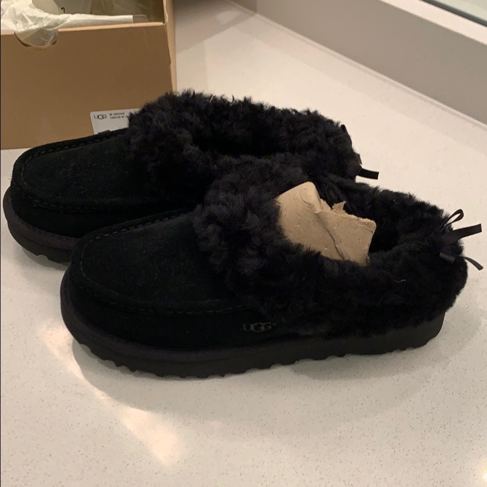 Ugg Grove Moccasin Slipper